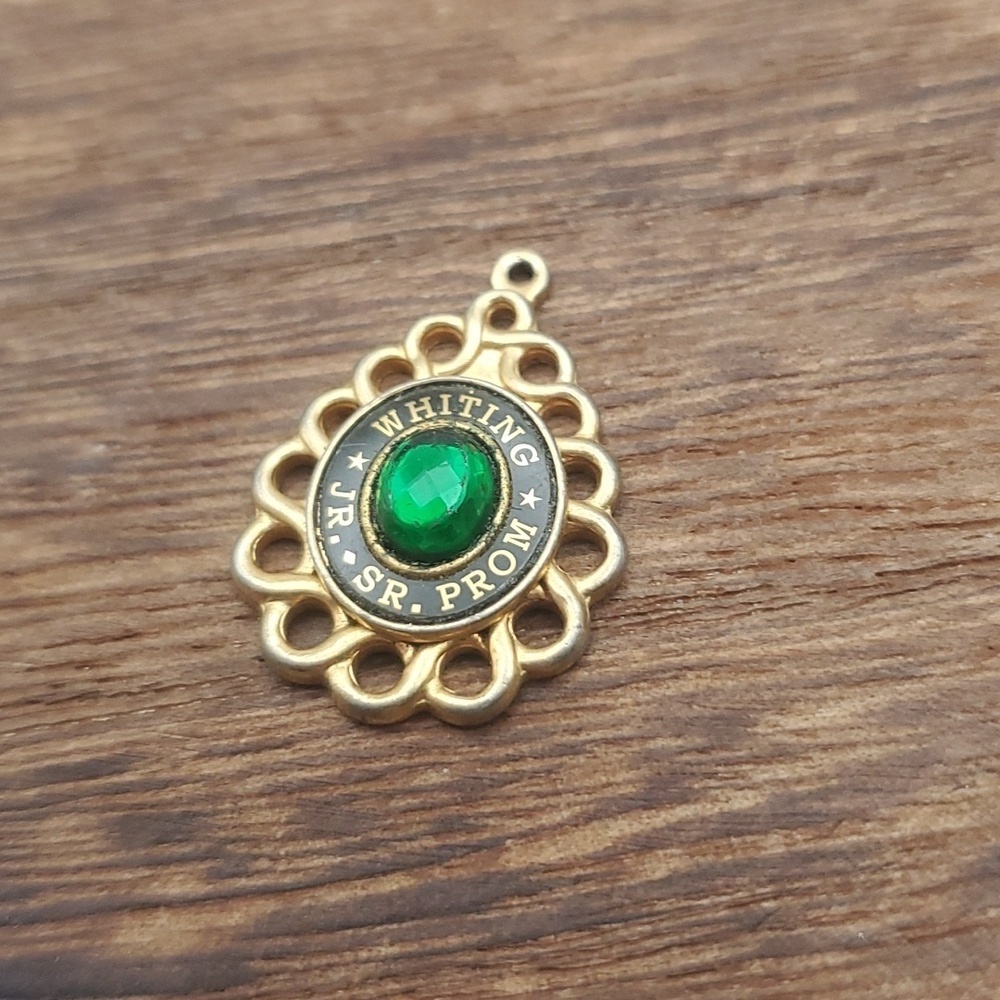 Prom night pendant emerald collectible memories‎